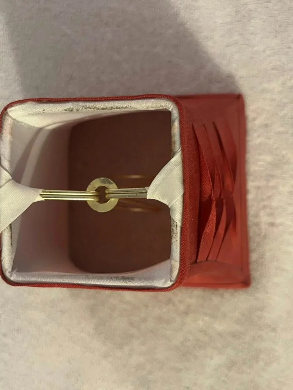 N/A ss3189	alt	small maroon